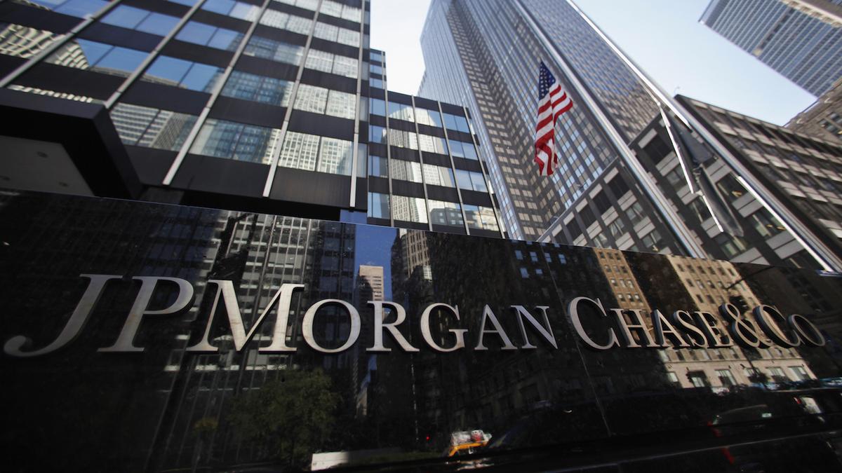 jpmorgan_1200xx1600-900-0-25.jpg