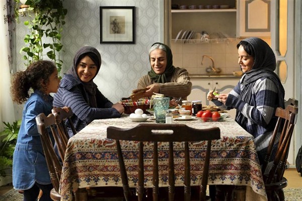 «مادری» با هانیه توسلی و نازنین بیاتی به جشنواره فجر می رود / عکس